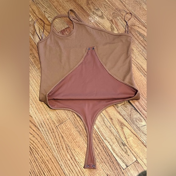 NWOT Abercrombie Bodysuit - Picture 3 of 4